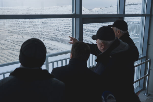 Губернатор Андрей Чибис осмотрел обновлённые производственные площадки карьера Ковдорского ГОКа