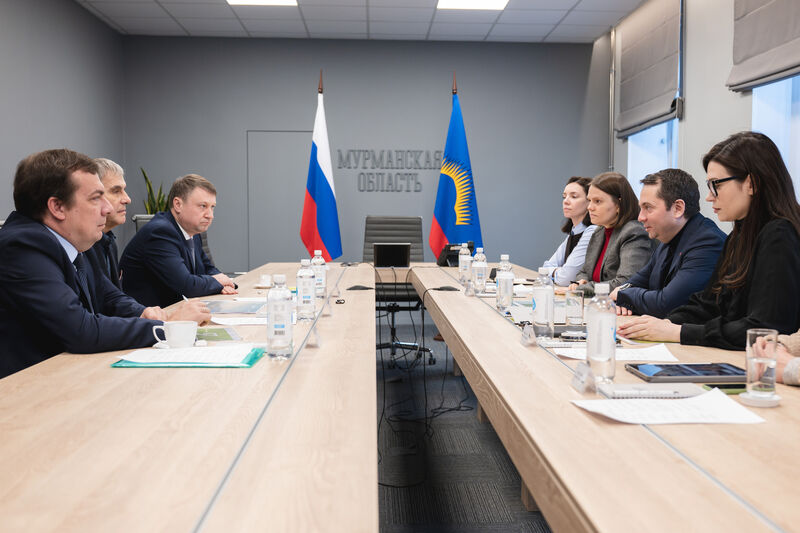 Governor Andrey Chibis and the main shareholder of S7 Vladislav Filev discussed the development of the Murmansk Shipyard