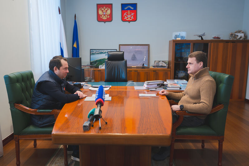 A bilateral working meeting was held in Murmansk between Alexey Chekunkov, Head of the Ministry of Regional Development, and Andrey Chibis, Governor.