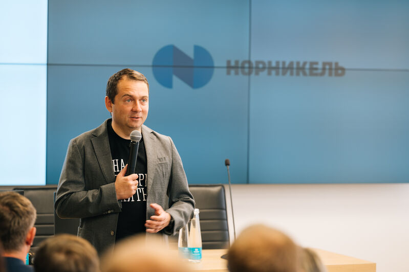 Andrey Chibis discussed with the staff of the Kola MMC the creation of a mining and processing complex for the production of lithium-ion batteries