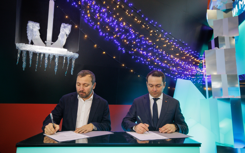 As part of the Murmansk Region Day at the Russia exhibition, Andrey Chibis signed an agreement with the countrys largest developer