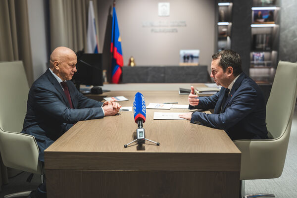 Юрий Трутнев и Андрей Чибис обсудили социально-экономическое развитие Мурманской области