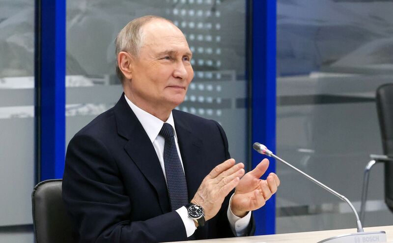 Владимир Путин дал старт отгрузке угля в порту Лавна