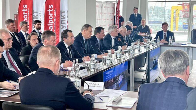 Andrey Chibis reported on the possibility of reorienting cargo flows from the ports of the Northwest to Murmansk