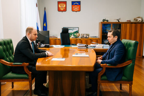 Andrey Chibis and Roman Chekushov discussed the development of port infrastructure