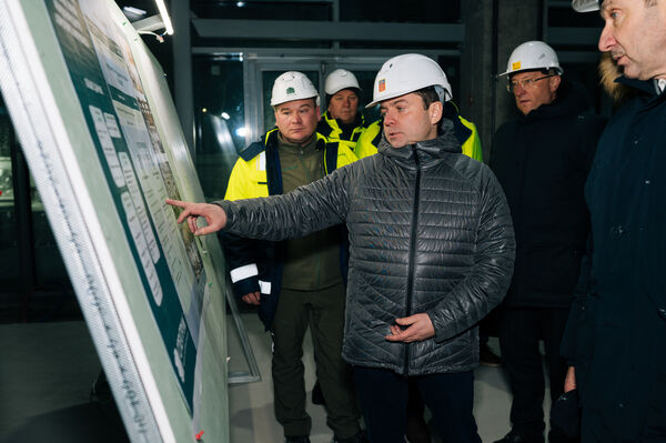 Governor Andrey Chibis assessed the progress of the construction of a new terminal complex at Murmansk airport