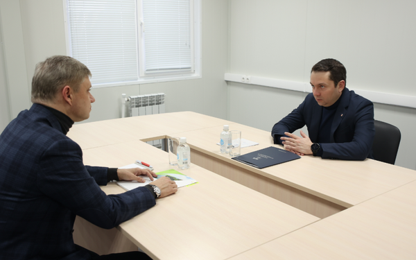 Губернатор Андрей Чибис провёл встречу с главой РЖД Олегом Белозёровым