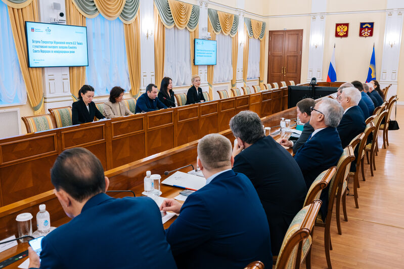 The Governor of the Murmansk region held a meeting with members of the SF Commission on International Affairs