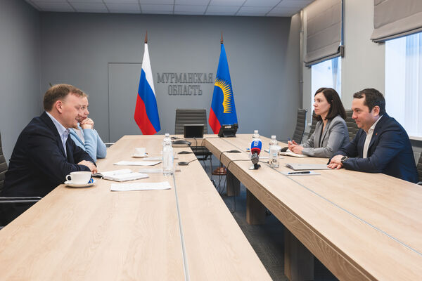 Губернатор провел рабочую встречу с представителями судоходной компании «Эко Шиппинг»