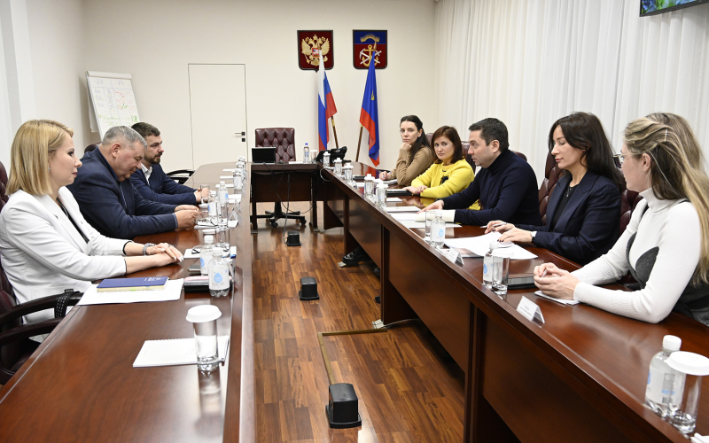 Губернатор Андрей Чибис провел рабочую встречу с президентом ГК «Антей» Иваном Михновым